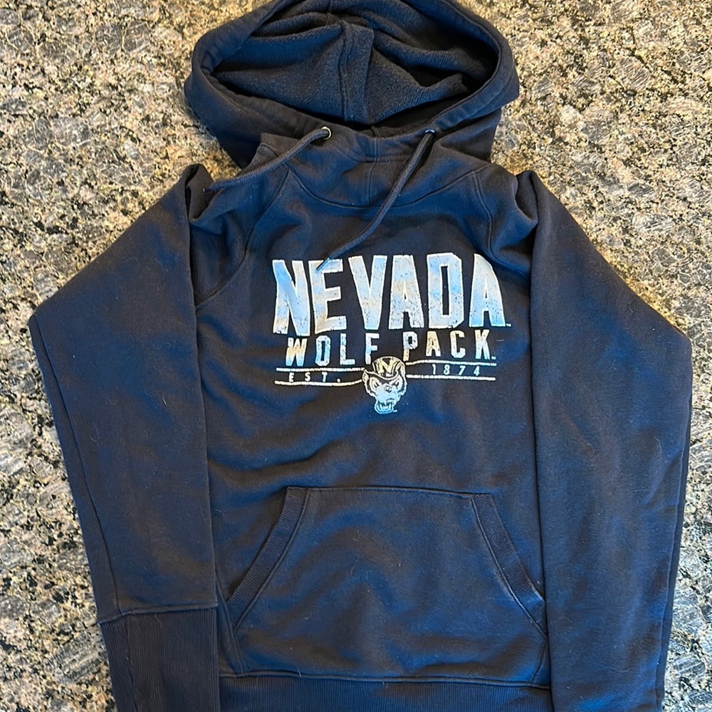 University of Nevada Reno hooded sweatshirt. Blue. Size S